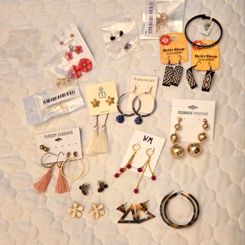Fashion Earrings Bundle 15+ Pairs – Statement, Hoop, & Stud Earrings –